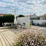 Maison Moderne Pour 5 Personnes A *