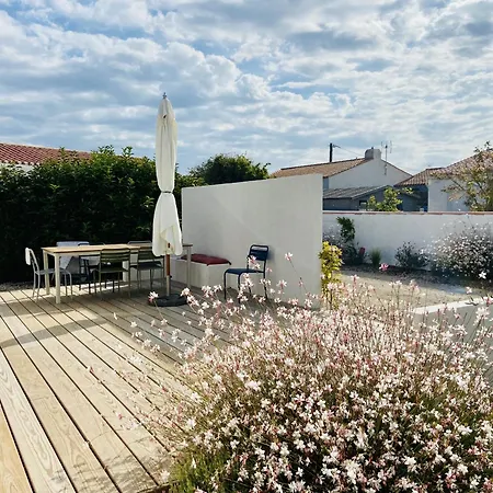 Maison Moderne Pour 5 Personnes A *